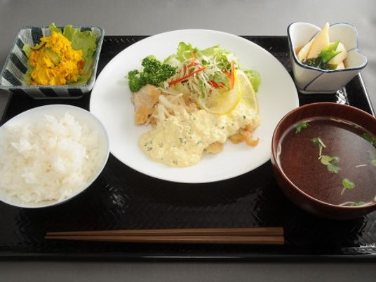 栄養バランスの食事セット