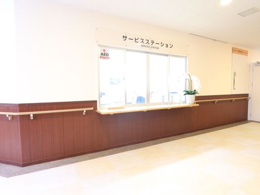 明朗なカウンター付フロント