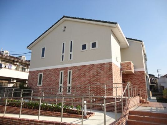 赤レンガのきれいな外観