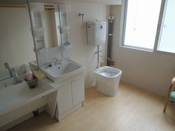 清潔な洗面トイレ空間