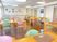 明るい食堂の様子  