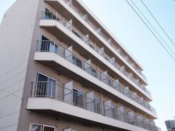 多階建ての建物外観