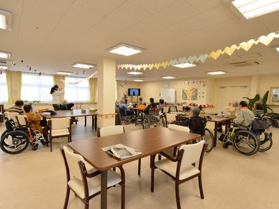 共同リビングの日常風景