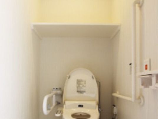 手すり付きトイレ空間