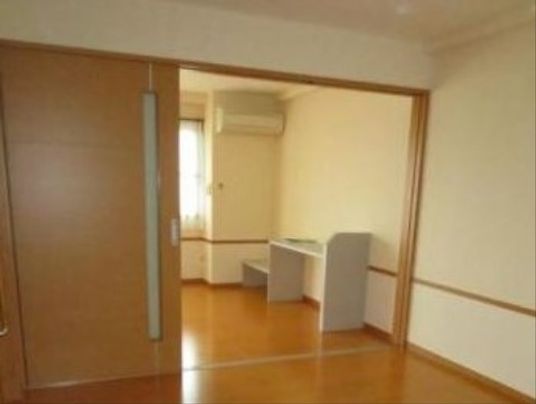 居室の広々とした空間