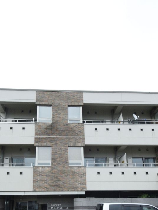 洋風な外観の建物