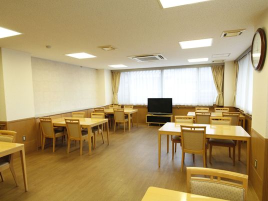 明るい食堂空間