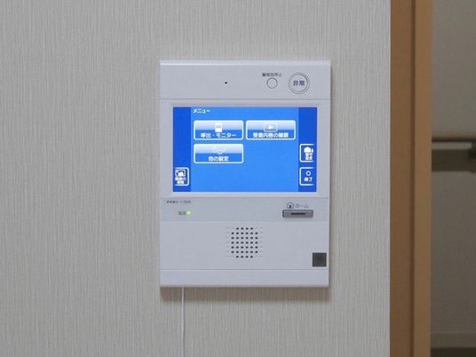 壁掛け式通信機器の画面
