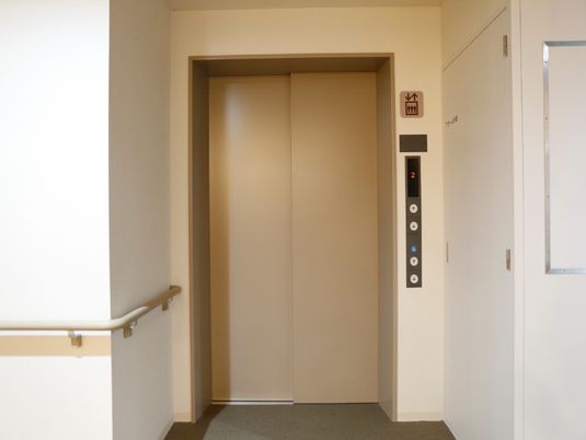 バリアフリーのエレベーター