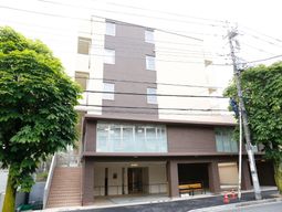 都会のキレイな建物