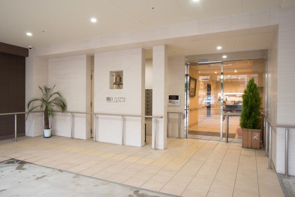 清潔感のあるエントランス