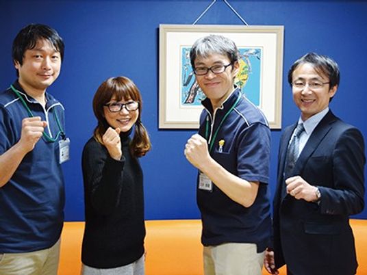 スタッフ4人の集合  
