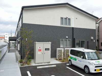 新しい外観の建物