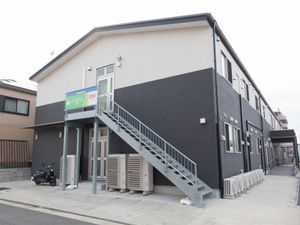 モダンな施設の外観