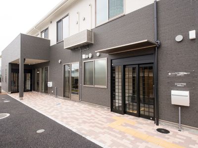 モダンな建物の外観