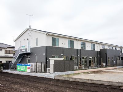 新しい建物の外観