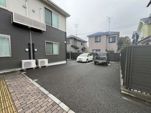 駐車場がある外観