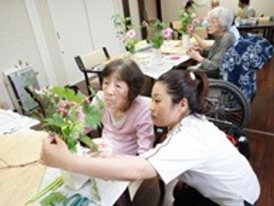 植物を扱う活動の様子