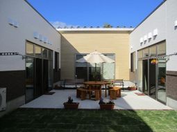 快適な庭の中庭