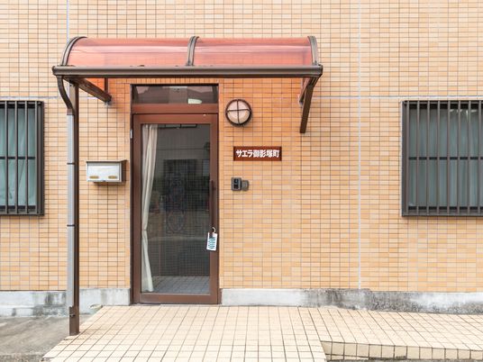 エントランスの外観