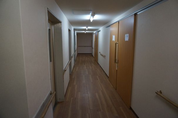 清潔感ある廊下の風景