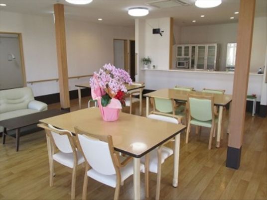 明るい食堂の一角