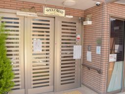 温かみのあるエントランス