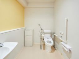 バリアフリーのトイレ設備