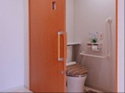 手すり付きトイレ空間