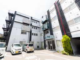 多階層の建物外観