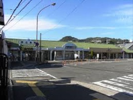ゆったりした街角の外観