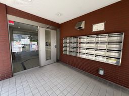 郵便受けとエントランス