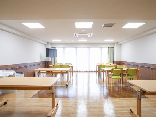 多目的室の明るい空間