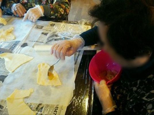 手作業を行う利用者