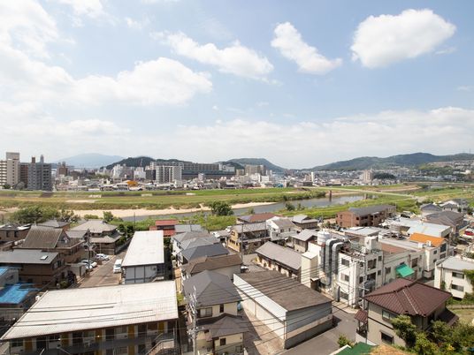 広々とした景色のバルコニー