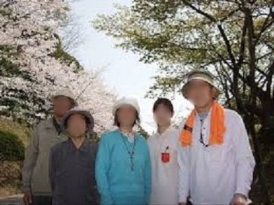 桜と共に笑顔の集合
