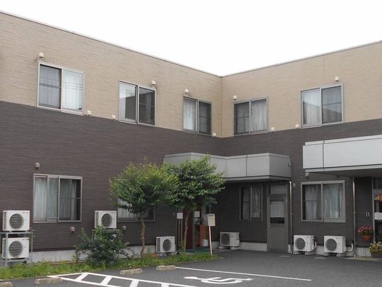 建物正面の外観  