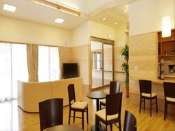 温かみのあるラウンジ空間