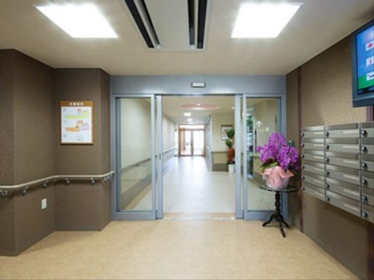 広々とした綺麗な廊下