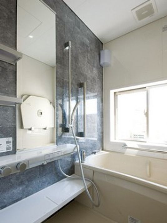 バリアフリーな浴室