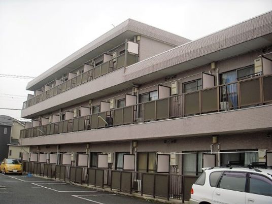 多階層の建物外観