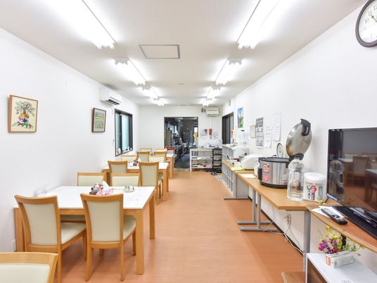 施設のダイニングルーム