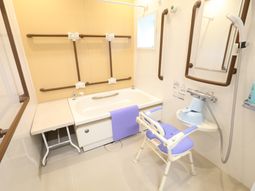 手すり付き洗面設備