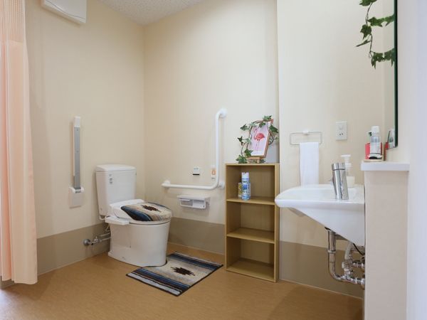 明るいトイレの一角