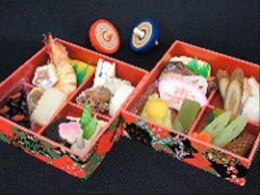お祝いの食事風景