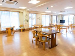 明るいダイニングスペース