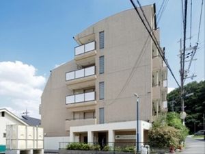 モダンな外観の建物