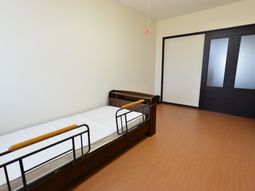 居室のシンプルな一角