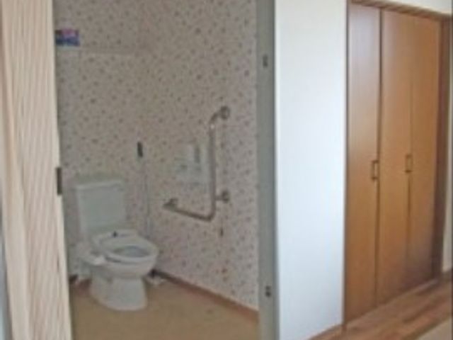 ケアを支える清潔なトイレ トイレ 清潔で安全な個室環境のお手伝いをしていただけるスタッフを募集しています。