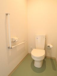 手すり付きトイレ空間
